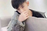 男生头像阳光帅气清晰