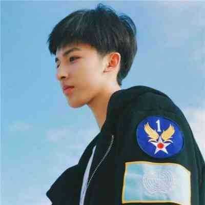 适合做抖音头像的图片男 第1张