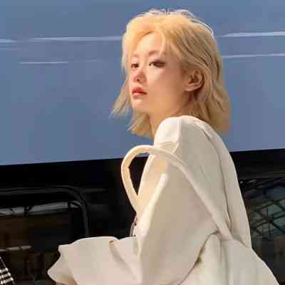 捧花情侣头像一男一女 第2张