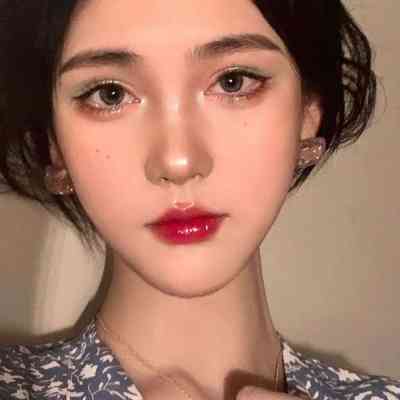 好看的女生头像挡脸 第7张
