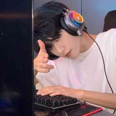 免费头像大全好看的男人 第13张