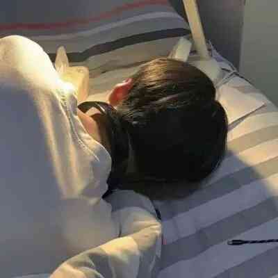 微信头像简约干净男 第16张