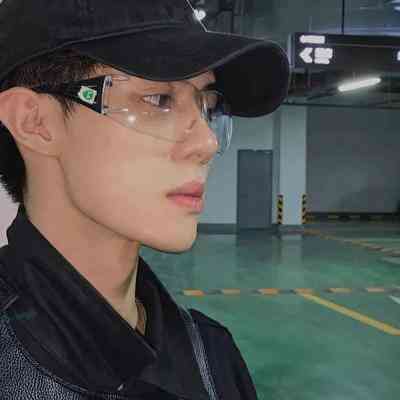 头像男高级感优质 第1张