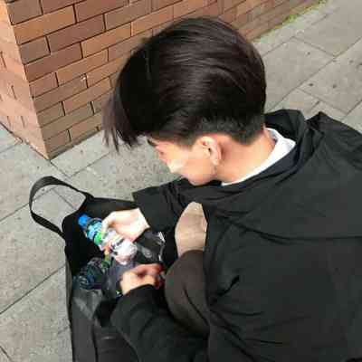 头像2024年最火头像男生真人 第14张