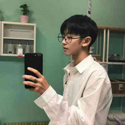 好看的中年男性微信头像 第8张