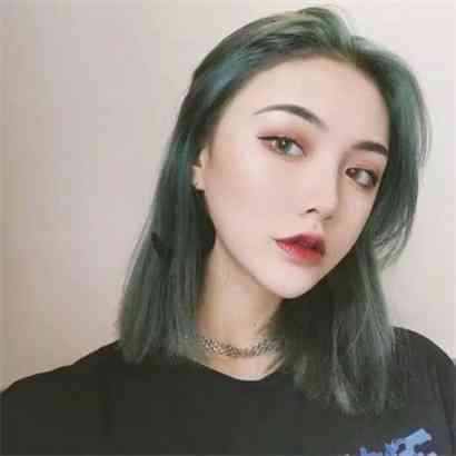 高冷霸气真人女头像 第8张