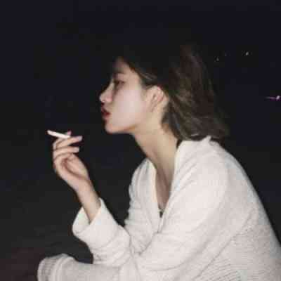 红色衣服的头像女生唯美生活 第3张