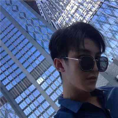 2024年最火的头像男 第13张