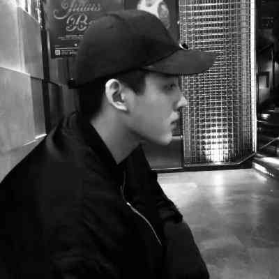 开心的头像男真人 第9张