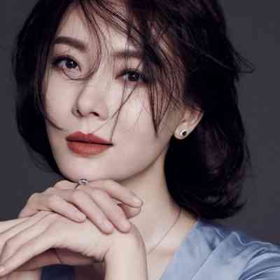 知性女生头像 第3张